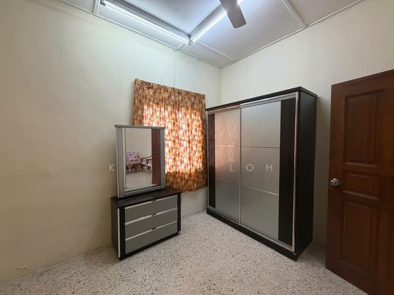 1-storey Terraced House for Rent in Taman Ungku Tun Aminah (Skudai) - Kyoris Loh - Bedroom - PropertyGuru.com.my