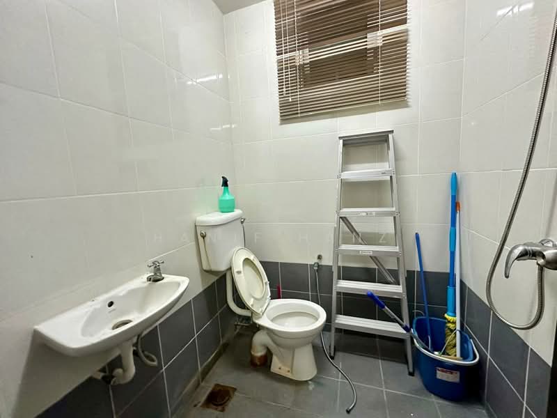 Semi-Detached House for Sale in Ampang Jaya (Ampang) - Hanif Hanz - Bathroom - PropertyGuru.com.my