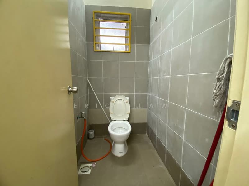 Kilang untuk Disewa di Jalan Klang Lama (Old Klang Road) (Kuala Lumpur) - Erica Law - Bathroom - PropertyGuru.com.my
