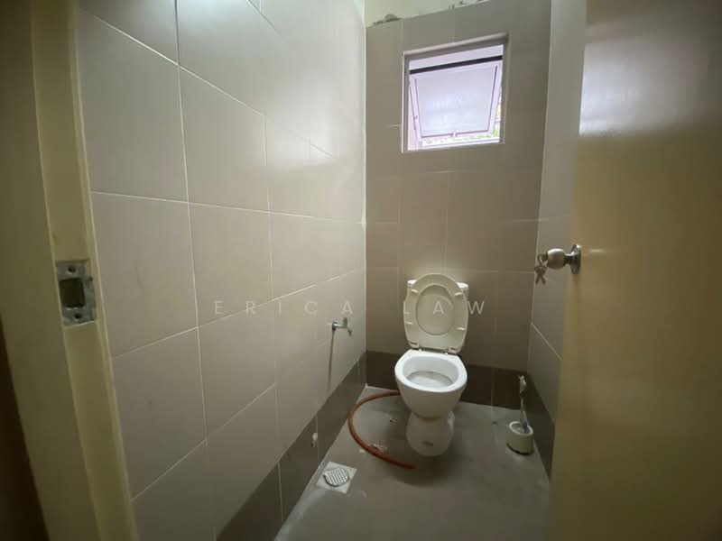 Shop for Rent in Jalan Klang Lama (Old Klang Road) (Kuala Lumpur) - Erica Law - Bathroom - PropertyGuru.com.my