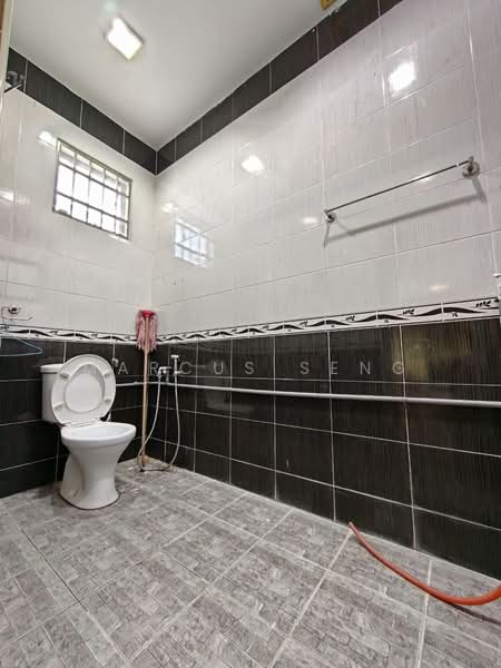 Semi-Detached House for Sale in Bandar Seri Botani (Ipoh) - Marcus Seng - Bathroom - PropertyGuru.com.my