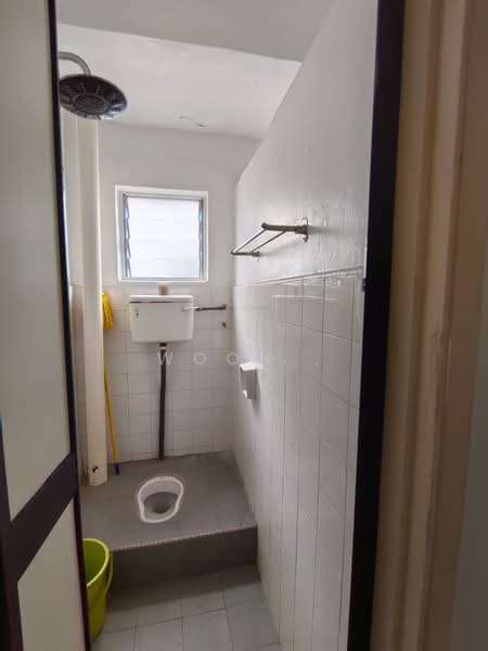 Pangsapuri untuk Disewa di Plaza Mahkota - Woon . - Bathroom - PropertyGuru.com.my