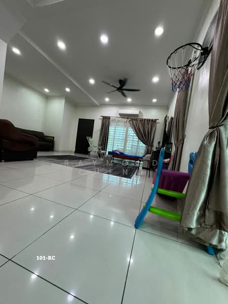 Rumah Teres untuk Dijual di Bandar Puteri Klang (Klang) - Raymond Cheng - Living Room - PropertyGuru.com.my