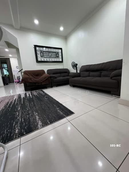 Rumah Teres untuk Dijual di Bandar Puteri Klang (Klang) - Raymond Cheng - Living Room - PropertyGuru.com.my