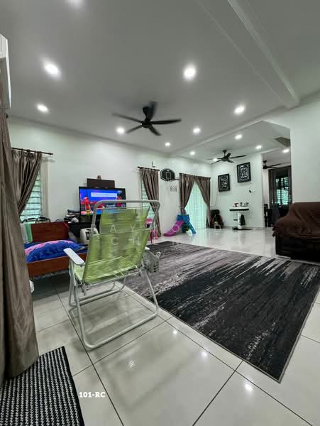 Rumah Teres untuk Dijual di Bandar Puteri Klang (Klang) - Raymond Cheng - Living Room - PropertyGuru.com.my