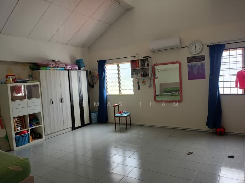Shop for Sale in Jalan Pudu (KL City Centre) - Thomas Tham - Bedroom - PropertyGuru.com.my