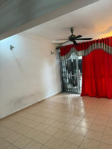Pangsapuri untuk Dijual di Putri Ria Apartment - May Lee - Living Room - PropertyGuru.com.my