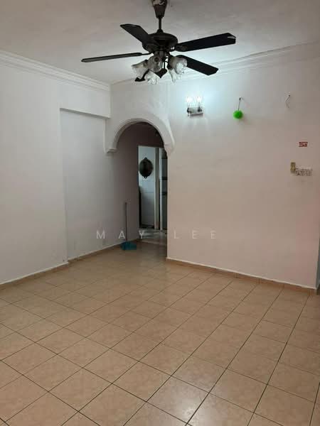 Pangsapuri untuk Dijual di Putri Ria Apartment - May Lee - Living Room - PropertyGuru.com.my
