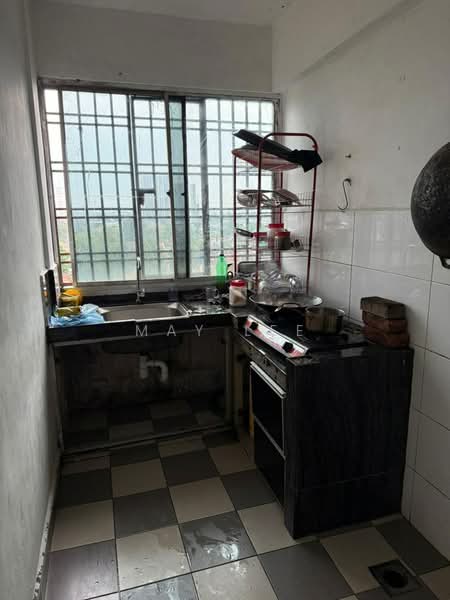 Pangsapuri untuk Dijual di Putri Ria Apartment - May Lee - Kitchen - PropertyGuru.com.my