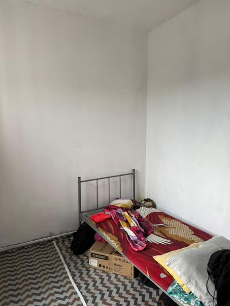 Pangsapuri untuk Dijual di Putri Ria Apartment - May Lee - Bedroom - PropertyGuru.com.my