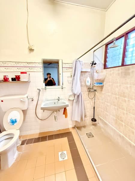 Rumah Teres 2 Tingkat untuk Dijual di Ampang (Selangor) - Hanif Hanz - Bathroom - PropertyGuru.com.my