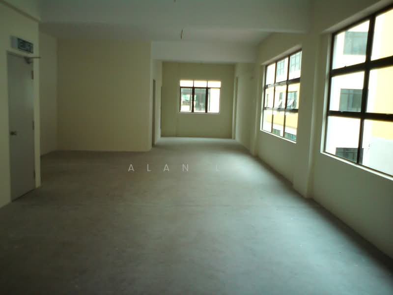 Shop / Office for Sale in Bandar Putra Permai (Seri Kembangan) - Alan Lee - Interior - PropertyGuru.com.my
