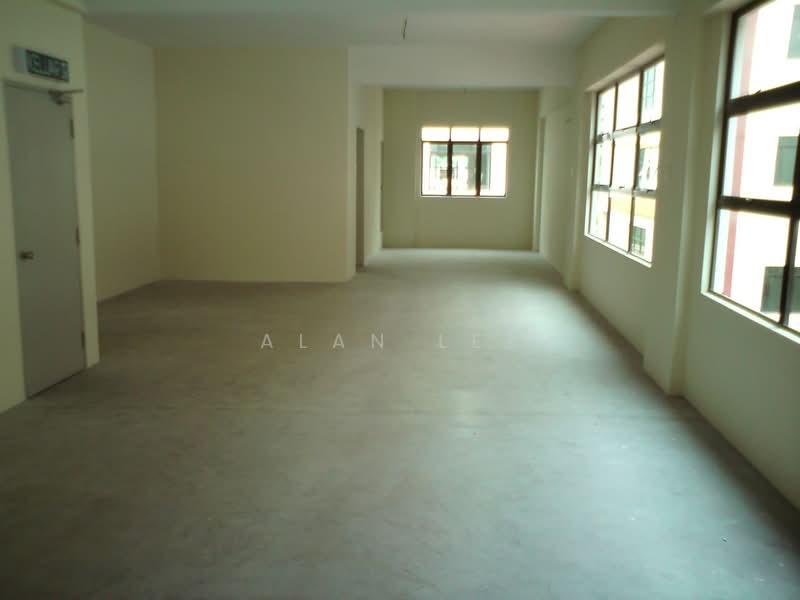 Shop / Office for Sale in Bandar Putra Permai (Seri Kembangan) - Alan Lee - Interior - PropertyGuru.com.my