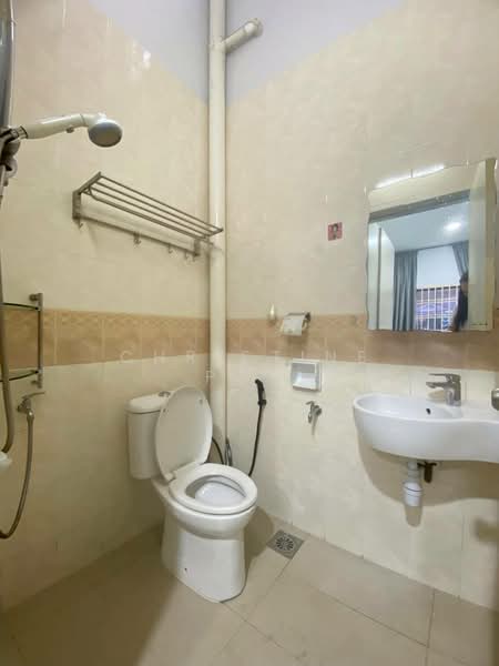 Rumah Teres untuk Disewa di Bandar Baru Permas Jaya (Permas Jaya) - Christine Poh - Bathroom - PropertyGuru.com.my