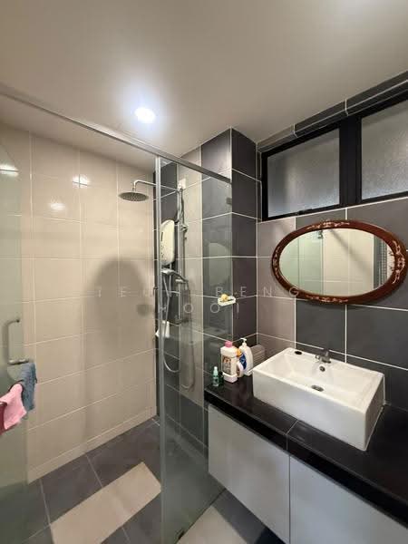 Kondominium untuk Disewa di Upper East @ Tiger Lane - Oscar Teoh - Bathroom - PropertyGuru.com.my