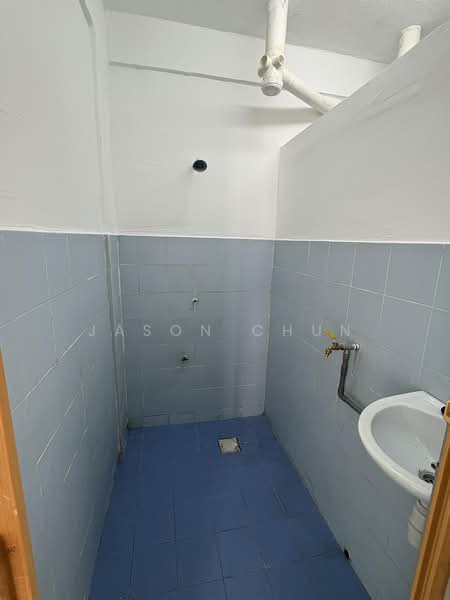 Apartment for Sale at Pangsapuri Ruselia - Jason Chun - Bathroom - PropertyGuru.com.my