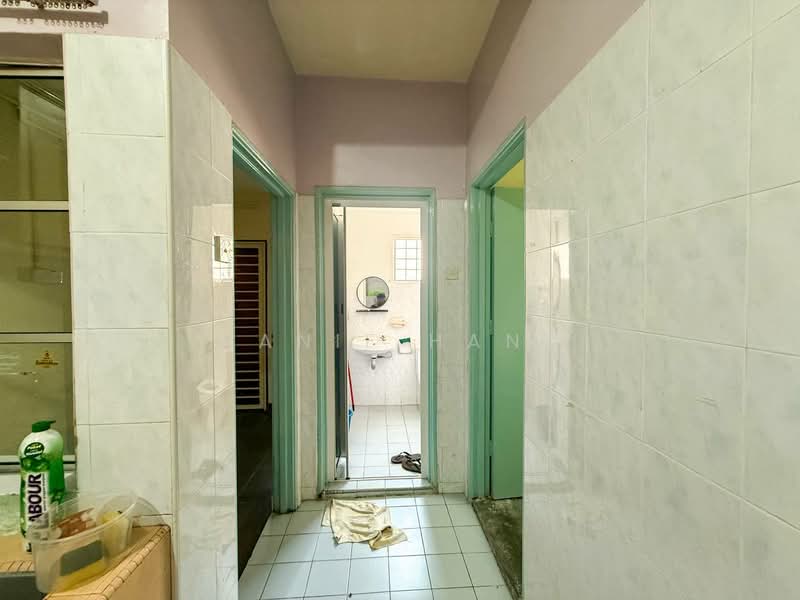 2-storey Terraced House for Sale in Bandar Baru Bangi (Selangor) - Hanif Hanz - Corridor - PropertyGuru.com.my