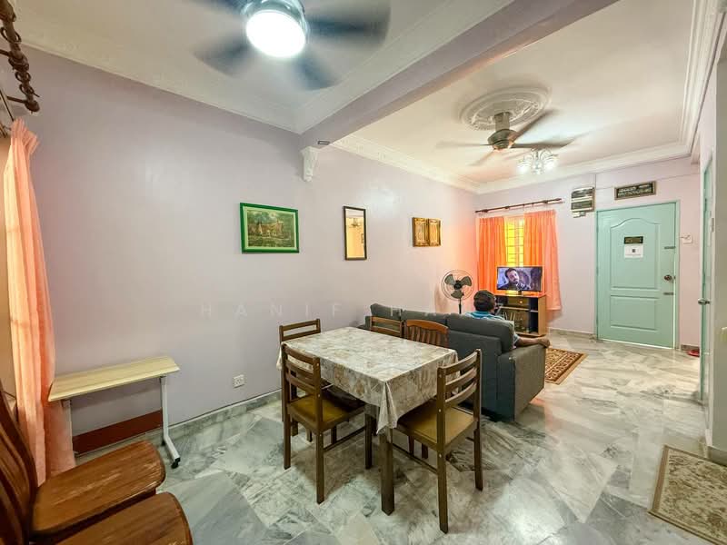 2-storey Terraced House for Sale in Bandar Baru Bangi (Selangor) - Hanif Hanz - Living Room - PropertyGuru.com.my
