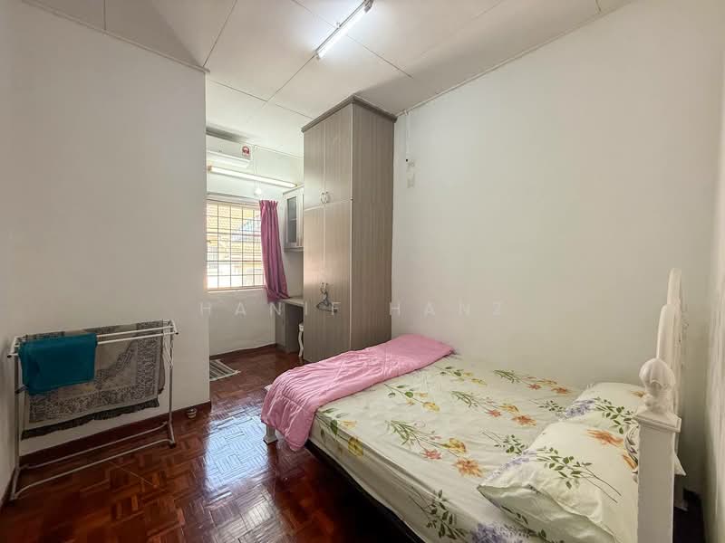 2-storey Terraced House for Sale in Bandar Baru Bangi (Selangor) - Hanif Hanz - Bedroom - PropertyGuru.com.my