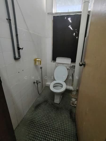 Gudang untuk Disewa di Mak Mandin Industrial Estate (Butterworth) - Chloe Tan - Bathroom - PropertyGuru.com.my