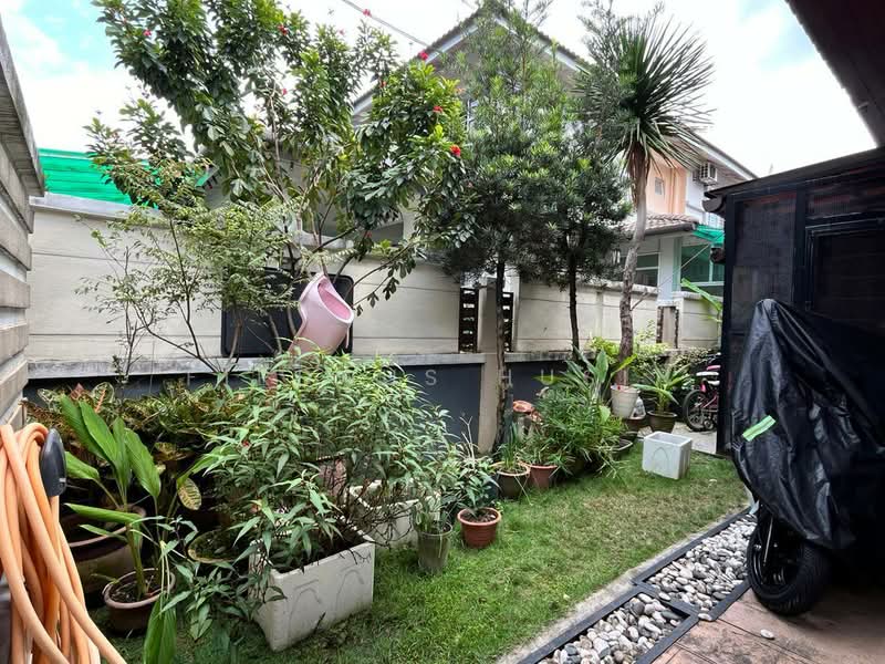 Semi-Detached House for Sale in Taman Gombak Permai (Batu Caves) - Firdaus Husin - Garden - PropertyGuru.com.my