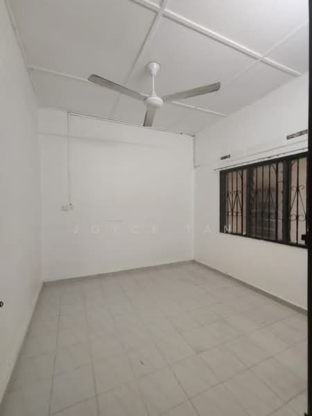 1-storey Terraced House for Sale in Taman Ungku Tun Aminah (Skudai) - Joyce Tan - Bedroom - PropertyGuru.com.my