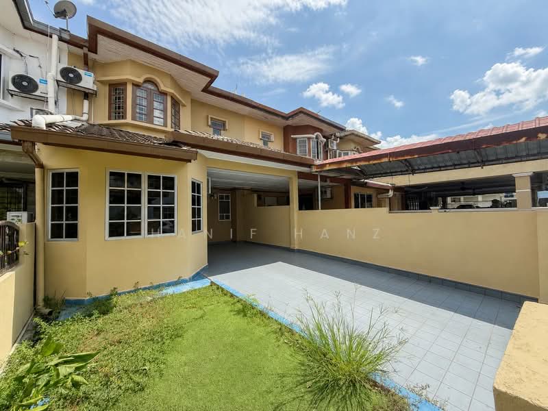 2-storey Terraced House for Sale in Kajang (Selangor) - Hanif Hanz - Exterior - PropertyGuru.com.my