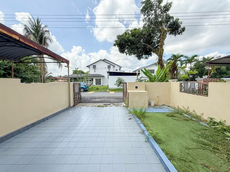 2-storey Terraced House for Sale in Kajang (Selangor) - Hanif Hanz - Exterior - PropertyGuru.com.my