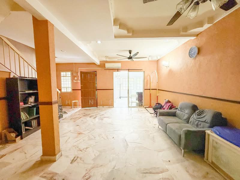 2-storey Terraced House for Sale in Kajang (Selangor) - Hanif Hanz - Living Room - PropertyGuru.com.my