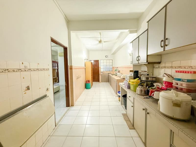 2-storey Terraced House for Sale in Kajang (Selangor) - Hanif Hanz - Kitchen - PropertyGuru.com.my