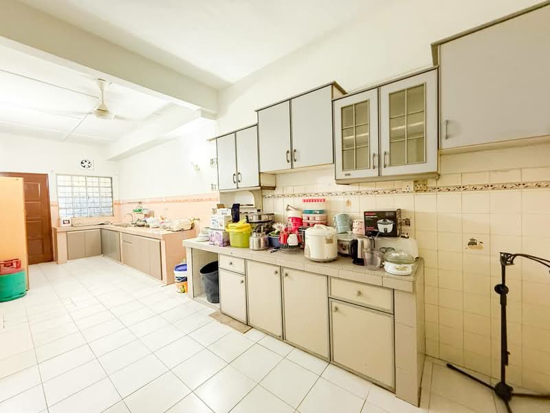 2-storey Terraced House for Sale in Kajang (Selangor) - Hanif Hanz - Kitchen - PropertyGuru.com.my