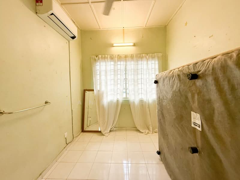 2-storey Terraced House for Sale in Kajang (Selangor) - Hanif Hanz - Bedroom - PropertyGuru.com.my
