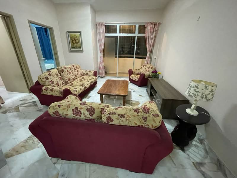 Pangsapuri untuk Dijual di Pangsapuri Lagoon Perdana - Camie Hoo - Living Room - PropertyGuru.com.my