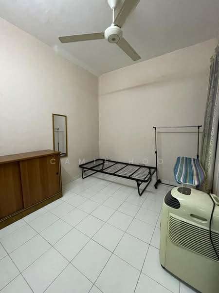 Pangsapuri untuk Dijual di Pangsapuri Lagoon Perdana - Camie Hoo - Bedroom - PropertyGuru.com.my