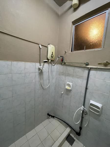 Pangsapuri untuk Dijual di Pangsapuri Lagoon Perdana - Camie Hoo - Bathroom - PropertyGuru.com.my