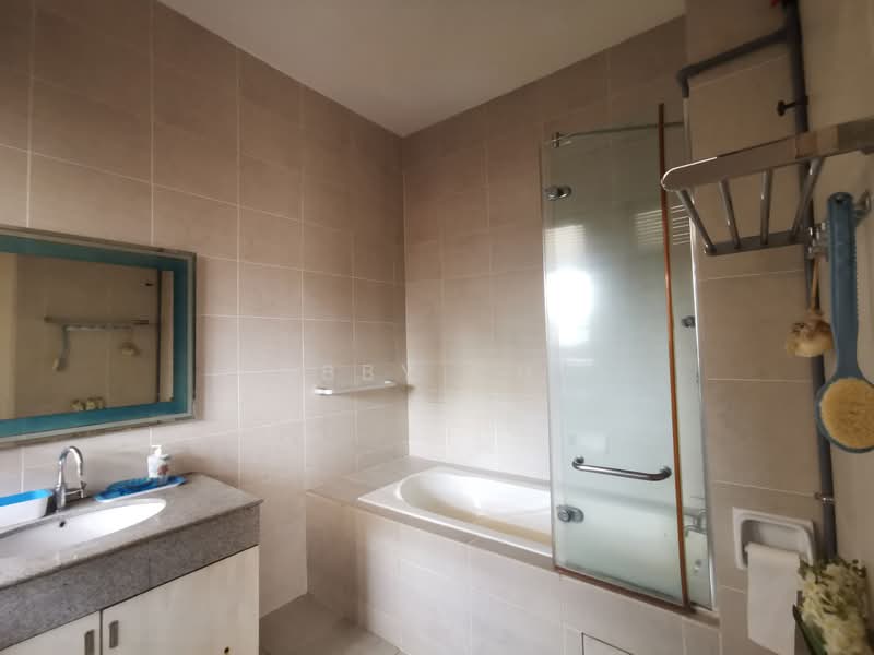 Semi-Detached House for Rent in Taman Aman Sari (Bandar Kinrara) - Debby Chai - Bathroom - PropertyGuru.com.my