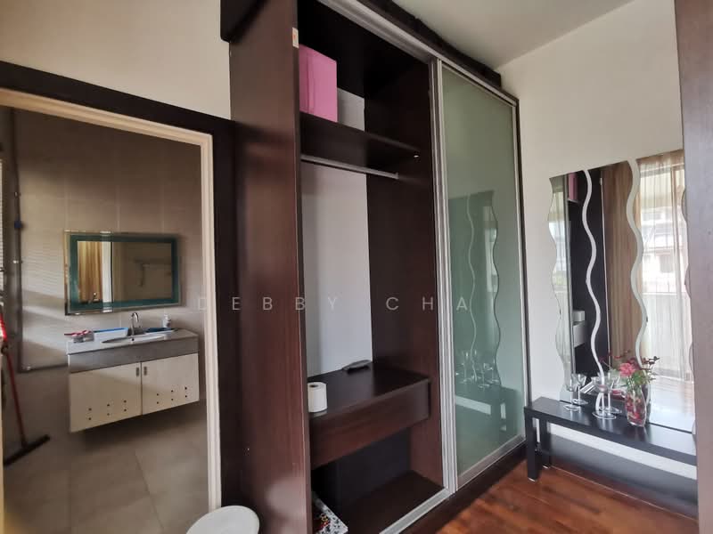 Semi-Detached House for Rent in Taman Aman Sari (Bandar Kinrara) - Debby Chai - Bathroom - PropertyGuru.com.my