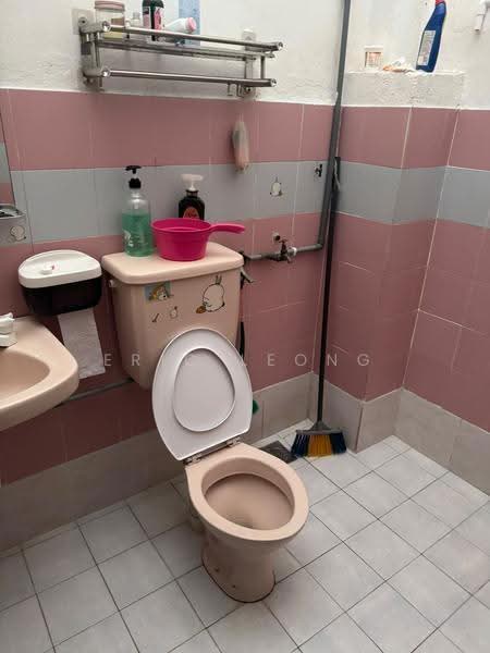 Rumah Teres 2-Tingkat untuk Dijual di Taman Serdang Raya (Seri Kembangan) - Eric Leong - Bathroom - PropertyGuru.com.my