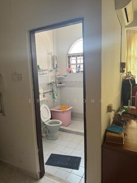 Rumah Teres 2-Tingkat untuk Dijual di Taman Serdang Raya (Seri Kembangan) - Eric Leong - Bathroom - PropertyGuru.com.my