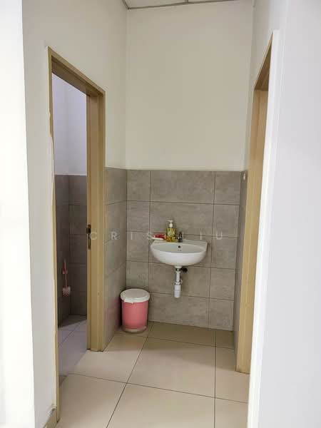 Office for Rent in Petaling Jaya (Selangor) - Cris Liu - Bathroom - PropertyGuru.com.my