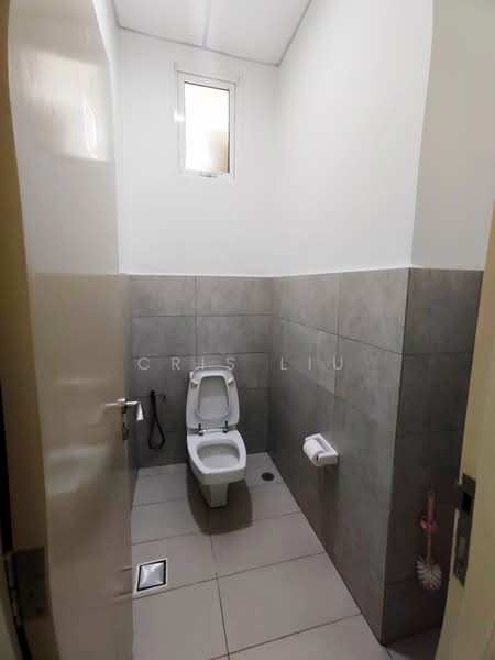 Office for Rent in Petaling Jaya (Selangor) - Cris Liu - Bathroom - PropertyGuru.com.my
