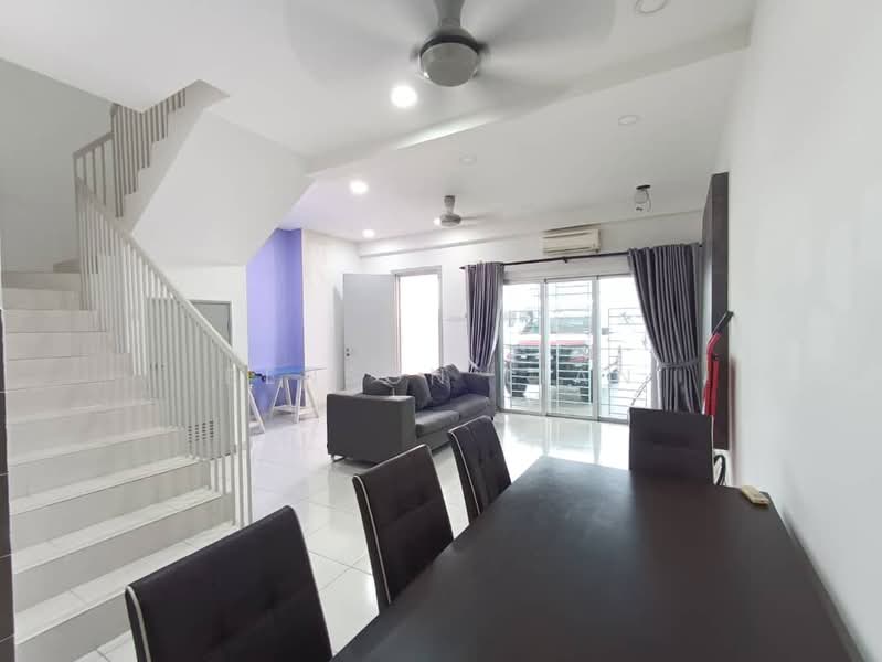 2-storey Terraced House for Sale in Puncak Alam (Selangor) - Benson Lian - Living Room - PropertyGuru.com.my