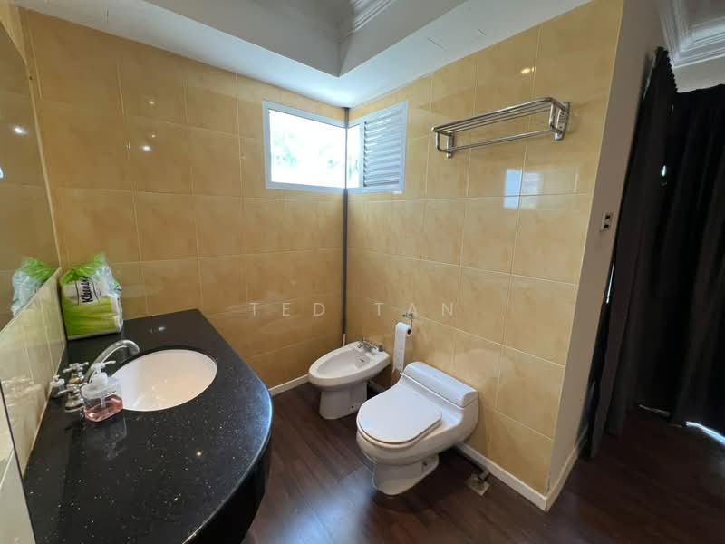 Kondominium untuk Dijual di Mutiara Villa Condominium - Ted Tan - Bathroom - PropertyGuru.com.my