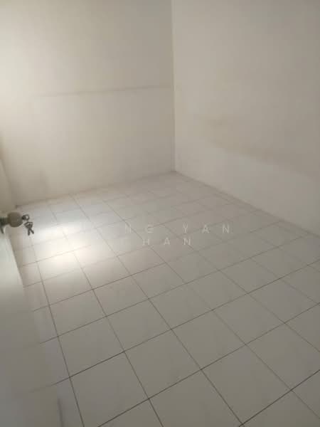 Apartment for Sale at Taman Pinggiran Putra - Weng Yan Chan - Interior - PropertyGuru.com.my