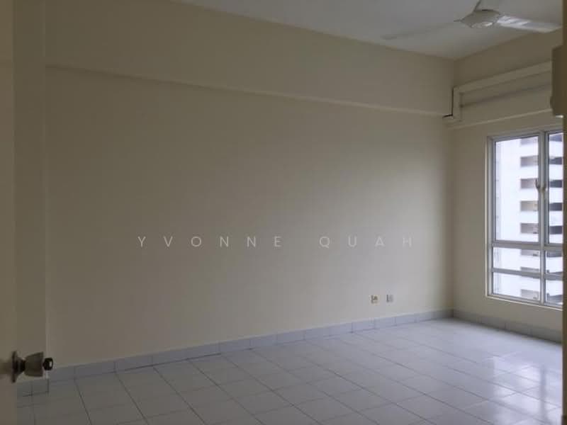 Condominium for Sale at Sterling - Yvonne Quah - Living Room - PropertyGuru.com.my