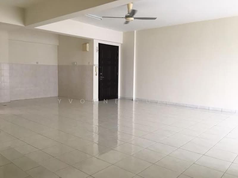 Condominium for Sale at Sterling - Yvonne Quah - Living Room - PropertyGuru.com.my