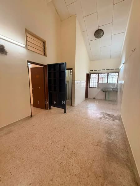 1-storey Terraced House for Sale in Taman Perling (Perling) - Iden Tan - Interior - PropertyGuru.com.my