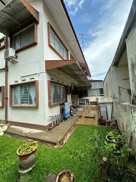 Semi-Detached House for Sale in Taman Mayfair (Klebang) - Tim Piong - Exterior - PropertyGuru.com.my