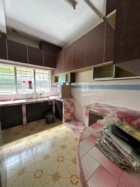 Semi-Detached House for Sale in Taman Mayfair (Klebang) - Tim Piong - Kitchen - PropertyGuru.com.my