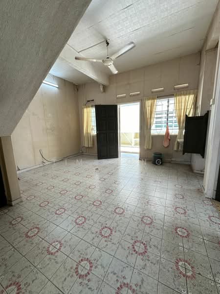 Semi-Detached House for Sale in Taman Mayfair (Klebang) - Tim Piong - Living Room - PropertyGuru.com.my